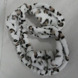 QUO BEAUTY | Furry Fleece | Animal Print | Twistable / Bendable Hair Tie